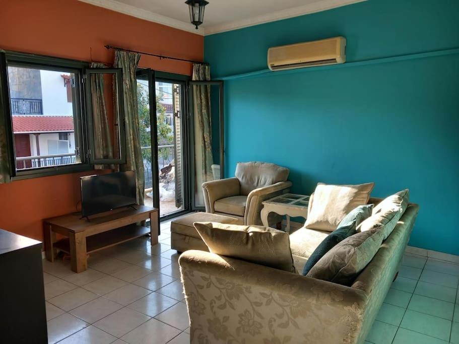 Stoupa Beachside Retro Apartment Екстериор снимка