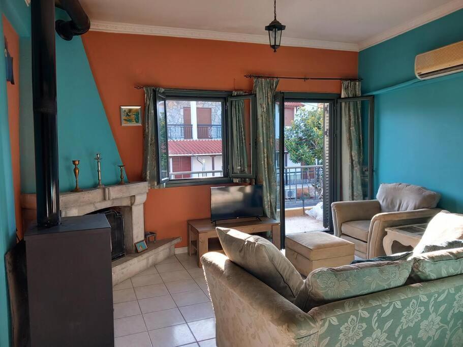 Stoupa Beachside Retro Apartment Екстериор снимка